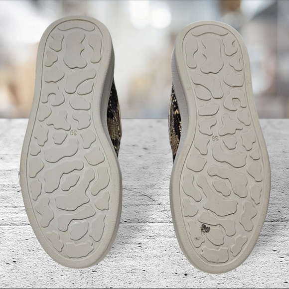 STEVEN by STEVE MADDEN Women's Snakeskin Print Sneakers size U.S. 8.5 euro 39 - Picture 9 of 15